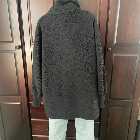 COZY Sherpa/Teddy Shawl Collar Button Coat - Picture 10 of 11